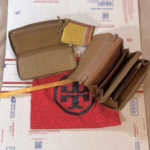 Bundle Three Wallets With Dust Bag ENJOY AND HAPPY POSHING 🥳🥳🥳